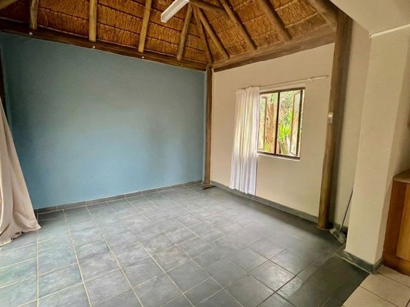 Loving Home in Randlespark Klerksdorp - Photo 9