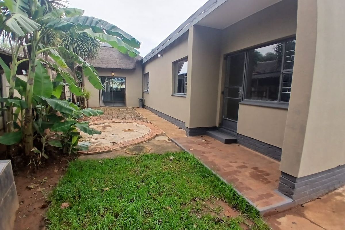 Loving Home in Randlespark Klerksdorp - Photo 4