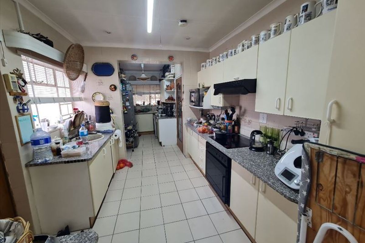 A Spacious Family Home Packed With Character! - Photo 2