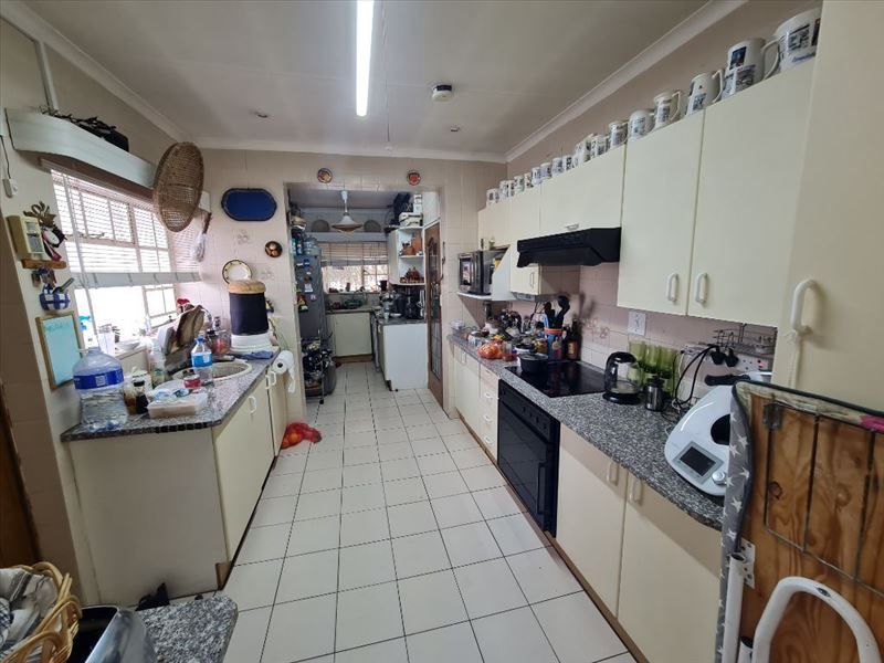 A Spacious Family Home Packed With Character! - Photo 2