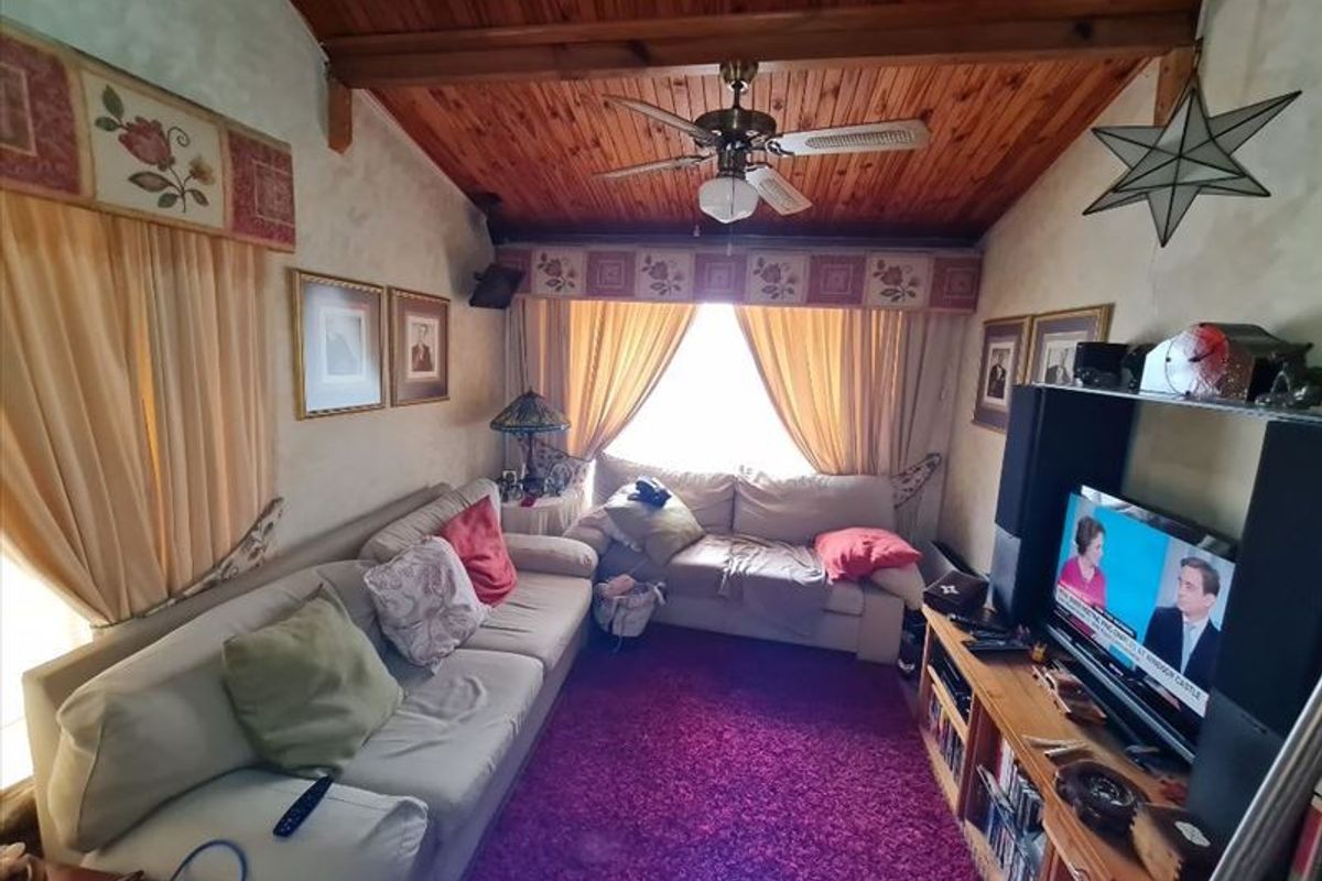 A Spacious Family Home Packed With Character! - Photo 4