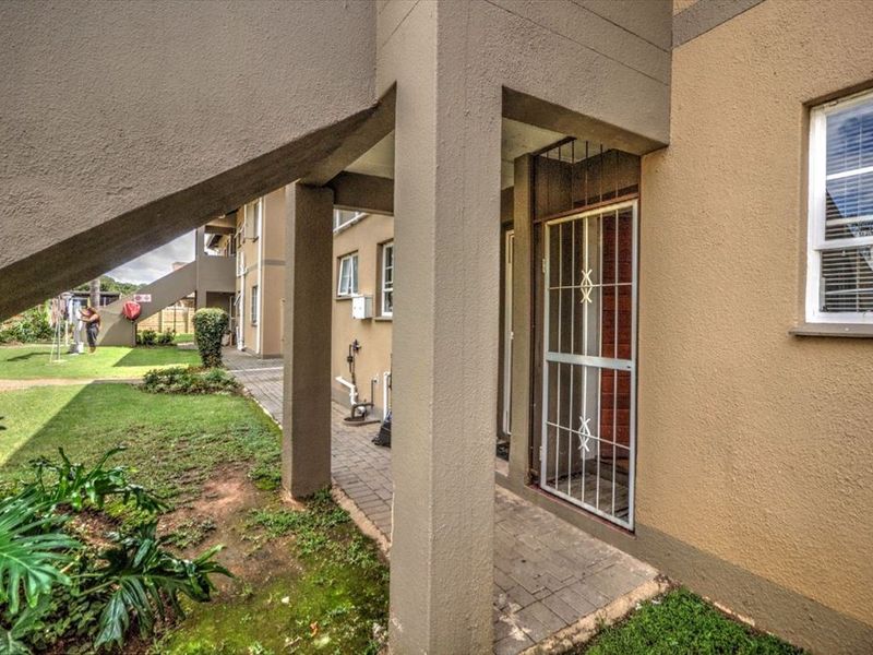 Chic 65m2 Ground Floor Town House: A Unit with Space and Serenity - Photo 3
