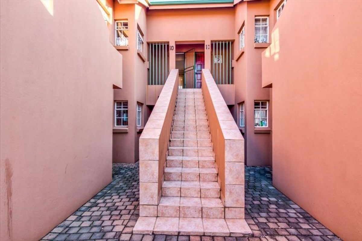 Glen Marais Lifestyle Awaits!   - Photo 2