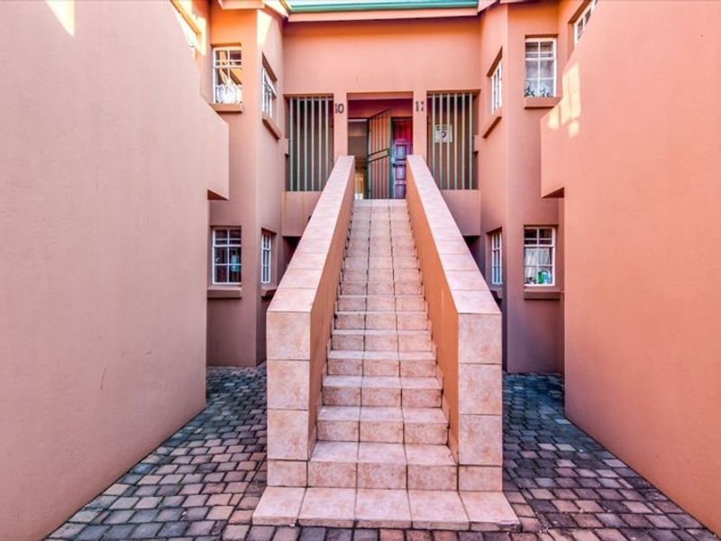 Glen Marais Lifestyle Awaits!   - Photo 2