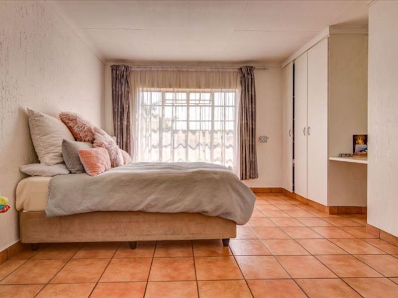 Glen Marais Lifestyle Awaits!   - Photo 9