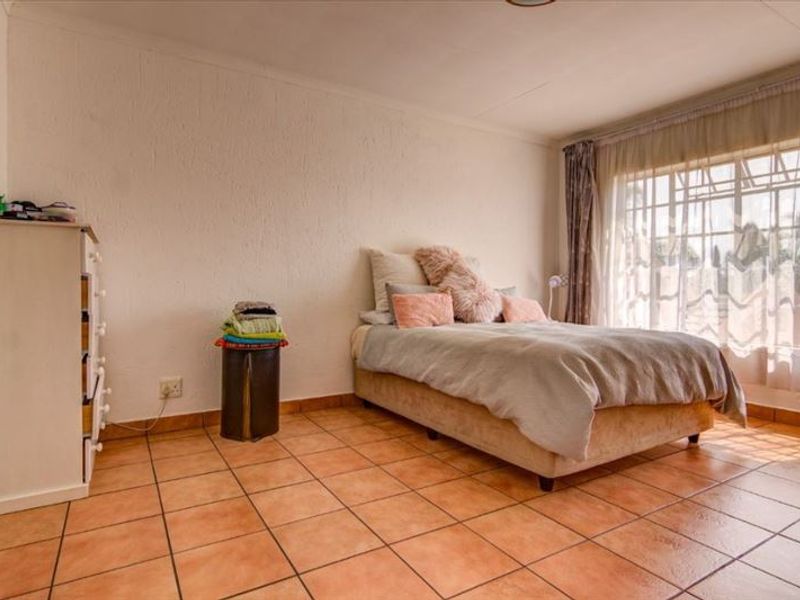 Glen Marais Lifestyle Awaits!   - Photo 10