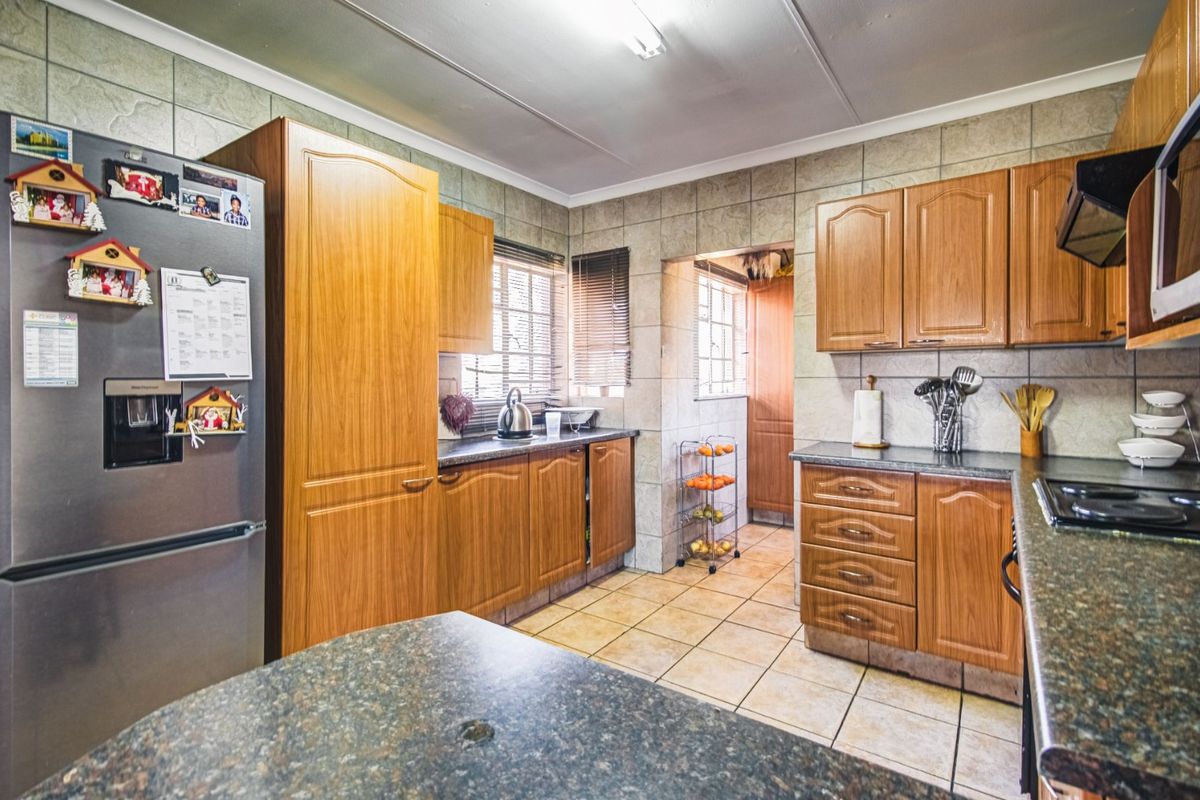 Glen Marais Lifestyle Awaits!   - Photo 4