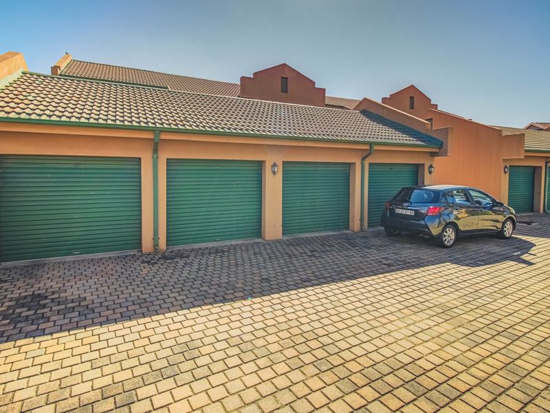 Glen Marais Lifestyle Awaits!   - Photo 2