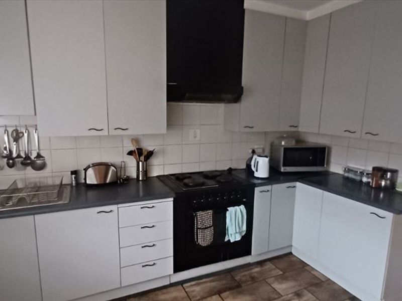 Elegant Duplex Beauty – A Pleasure to View - Photo 3