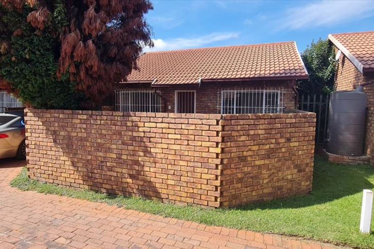 Cozy Simplex – Affordable & Inviting - Photo 2