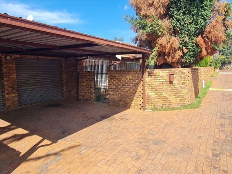 Cozy Simplex – Affordable & Inviting - Photo 6