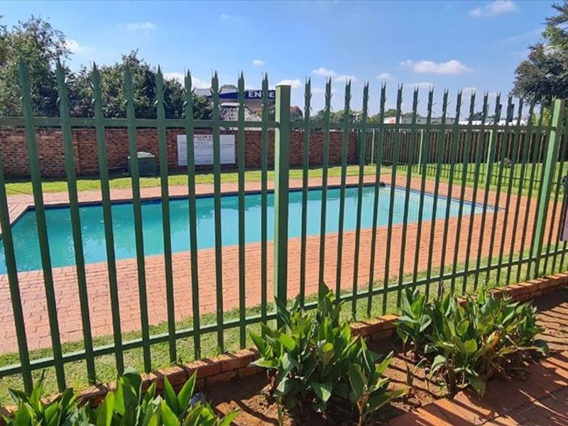 Cozy Simplex – Affordable & Inviting - Photo 8