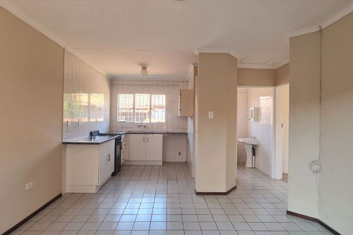 Cozy Simplex – Affordable & Inviting - Photo 3