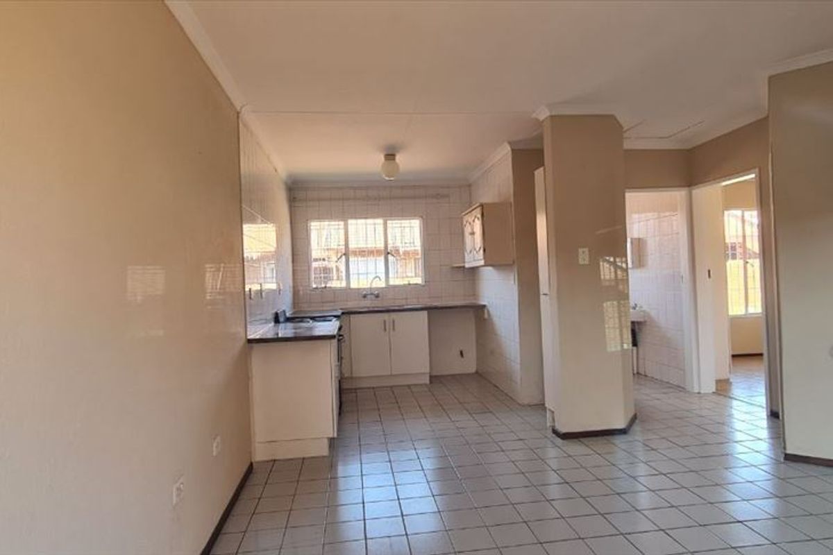 Cozy Simplex – Affordable & Inviting - Photo 4