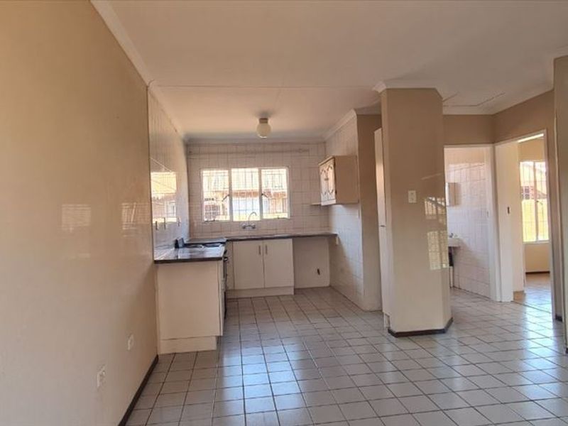 Cozy Simplex – Affordable & Inviting - Photo 4