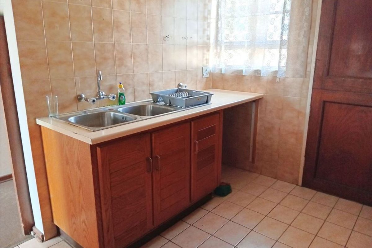 Retire in Style – Serene Simplex Living - Photo 3