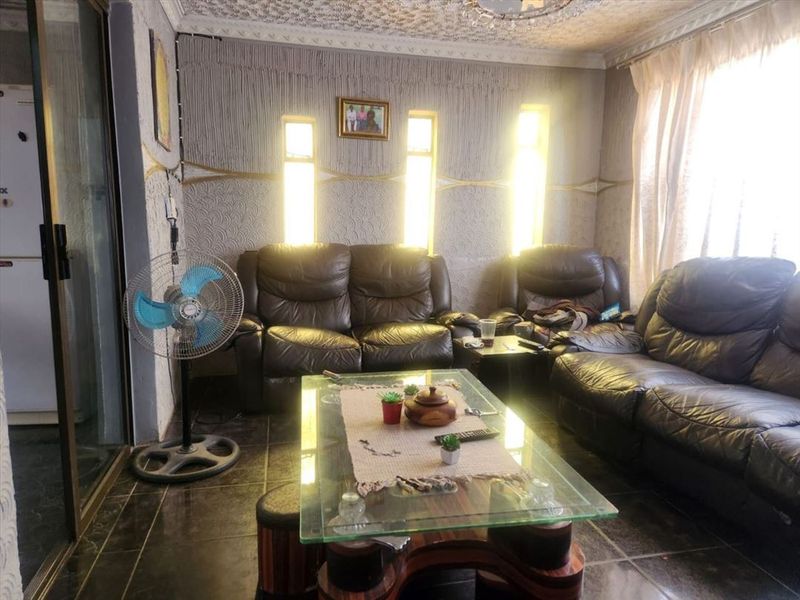 Lovely Family Home – Transform Into Your Dream - Photo 4