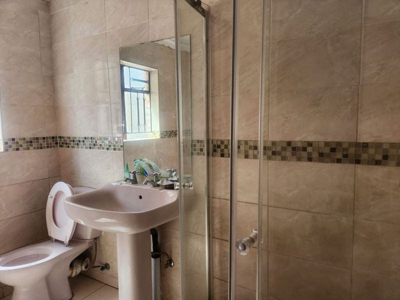 Lovely Family Home – Transform Into Your Dream - Photo 10