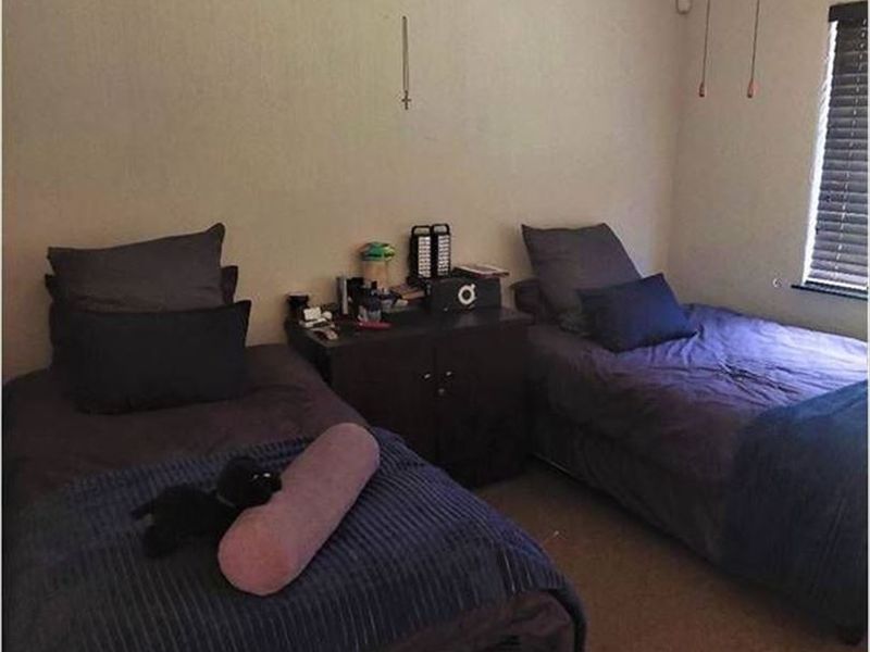 Lovely Large Family Home – Endless Potential - Photo 10