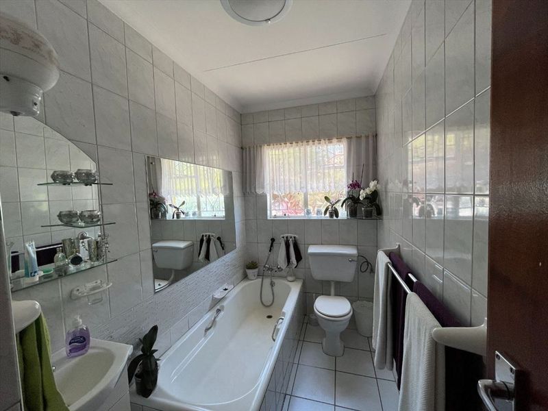 Immaculate Family Home – Space & Style - Photo 10