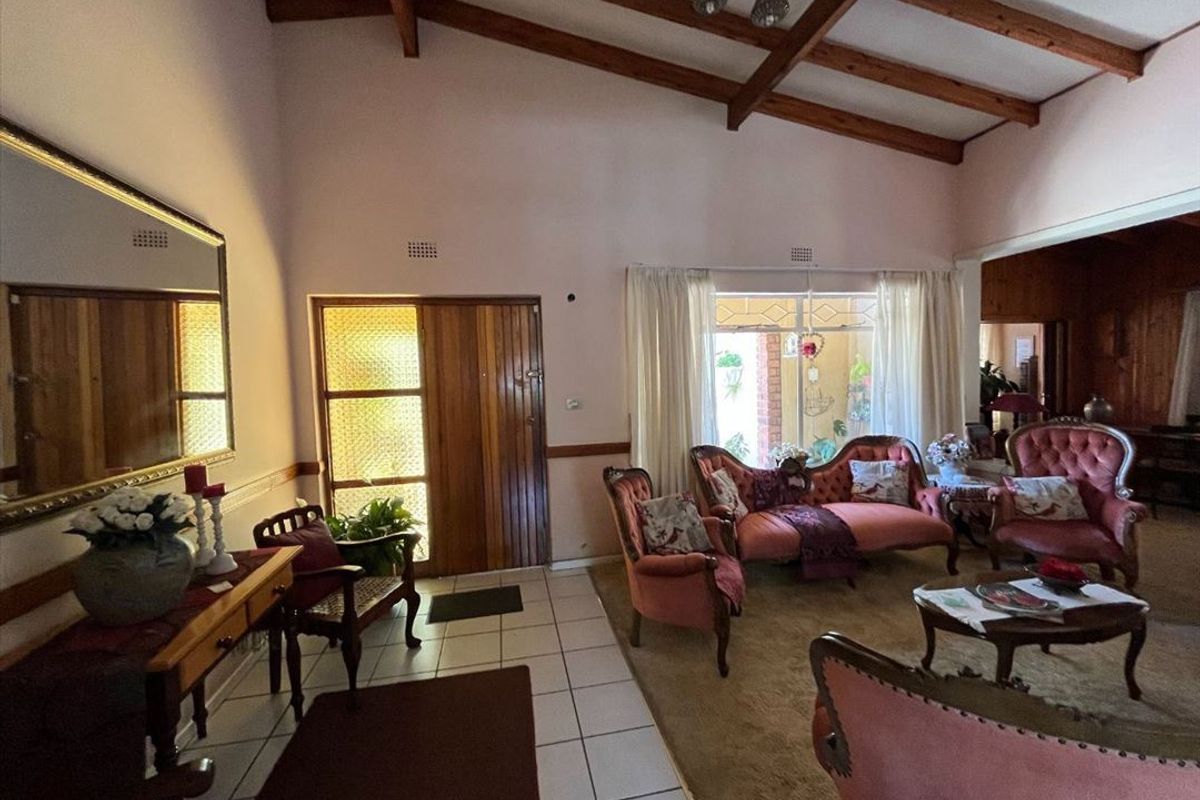 Immaculate Family Home – Space & Style - Photo 5