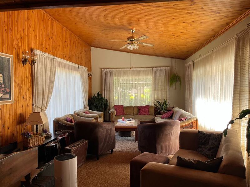 Immaculate Family Home – Space & Style - Photo 4