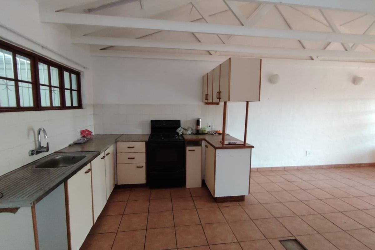 Golf Course Living At Its Best – Spacious Pet-Friendly Townhouse In Port Edward - Photo 4