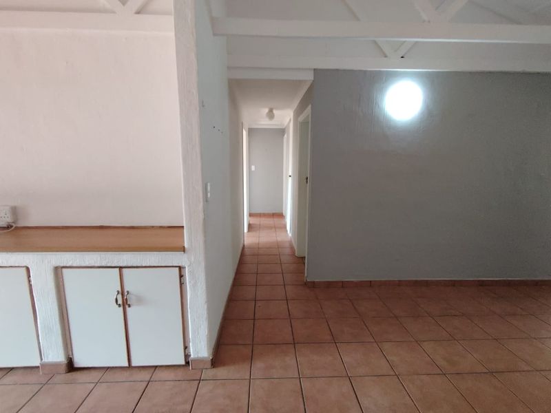 Golf Course Living At Its Best – Spacious Pet-Friendly Townhouse In Port Edward - Photo 9