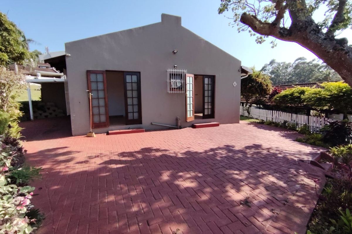 Golf Course Living At Its Best – Spacious Pet-Friendly Townhouse In Port Edward - Photo 2