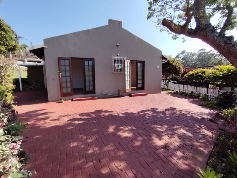 Golf Course Living At Its Best – Spacious Pet-Friendly Townhouse In Port Edward - Photo 2