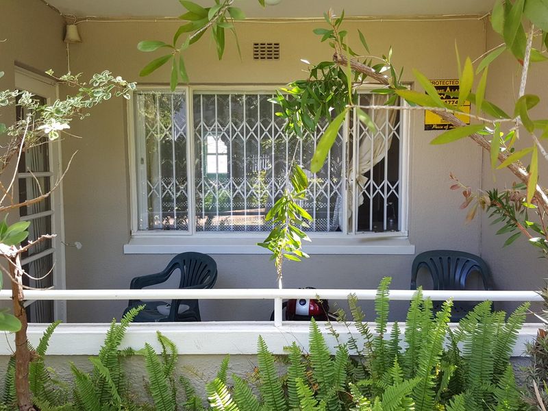 I bedroom Ground Floor apartment - Rondebosch - Photo 2
