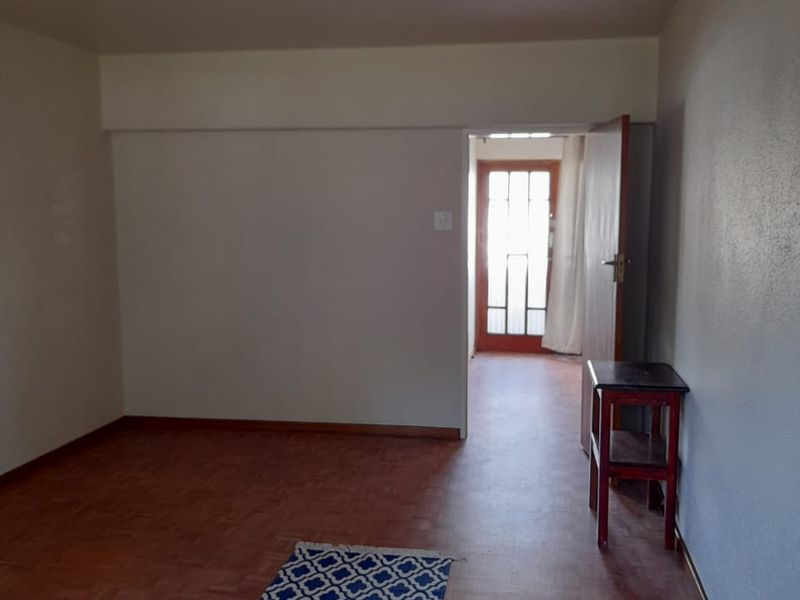 I bedroom Ground Floor apartment - Rondebosch - Photo 9