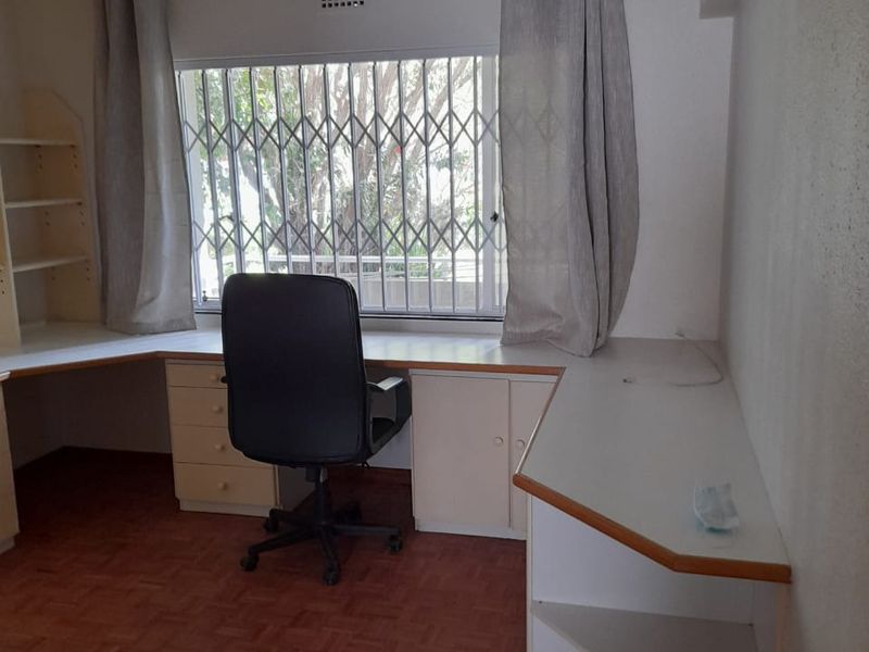 I bedroom Ground Floor apartment - Rondebosch - Photo 6