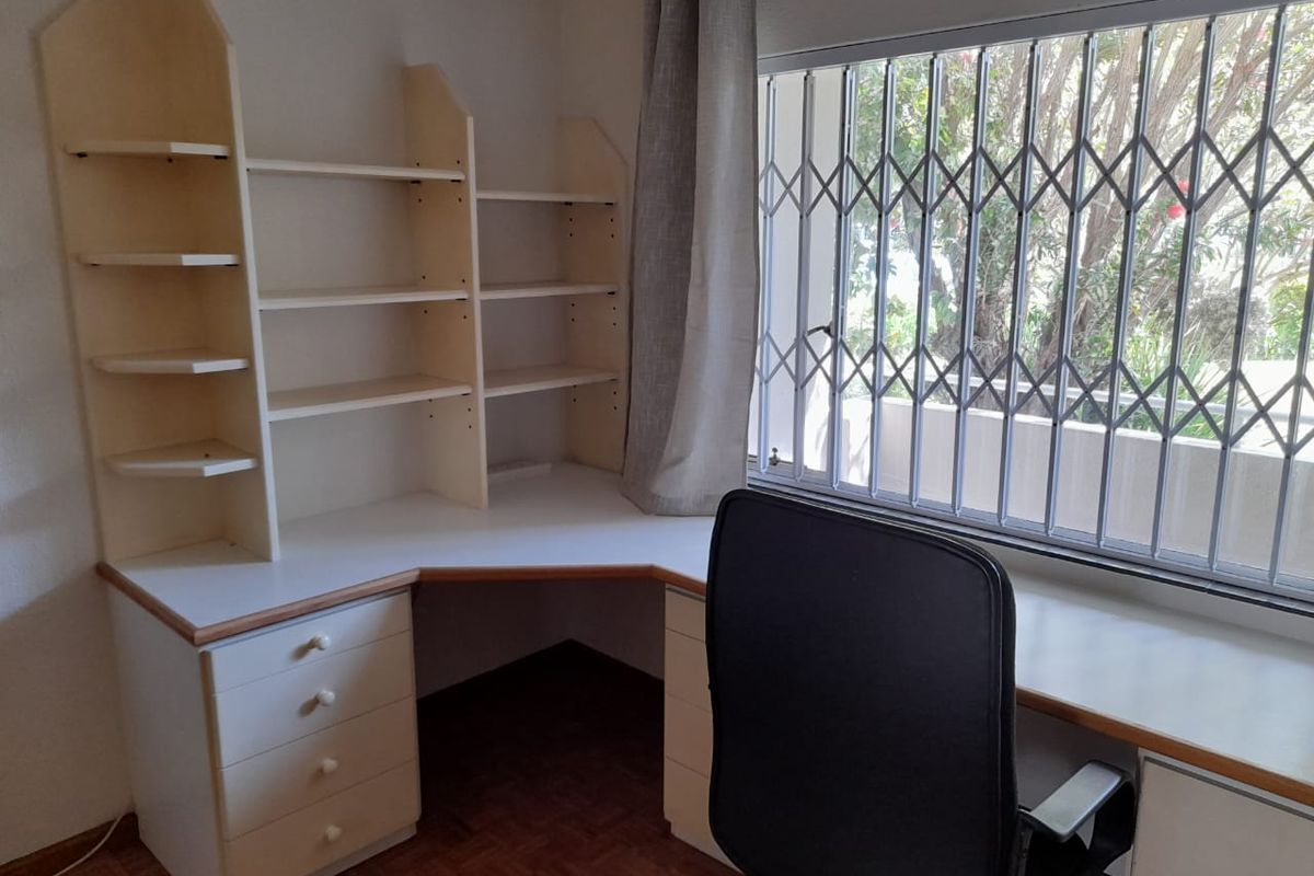 I bedroom Ground Floor apartment - Rondebosch - Photo 5