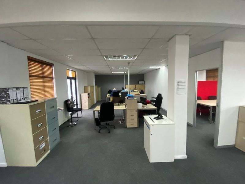 219m2 Commercial Space for Sale - Investment  - Photo 3