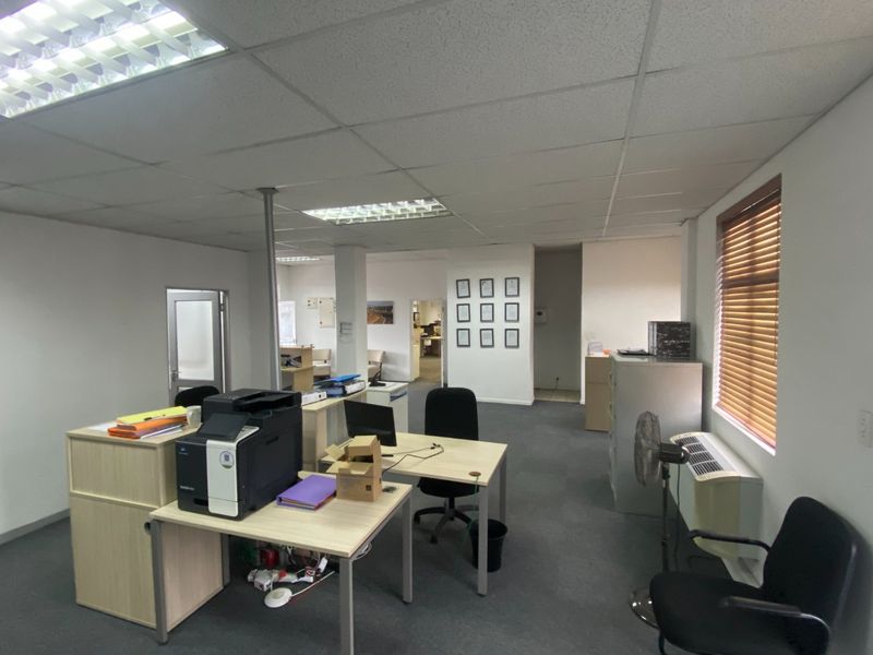 219m2 Commercial Space for Sale - Investment  - Photo 10