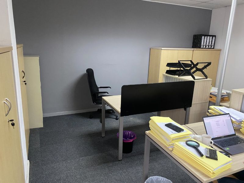 219m2 Commercial Space for Sale - Investment  - Photo 9