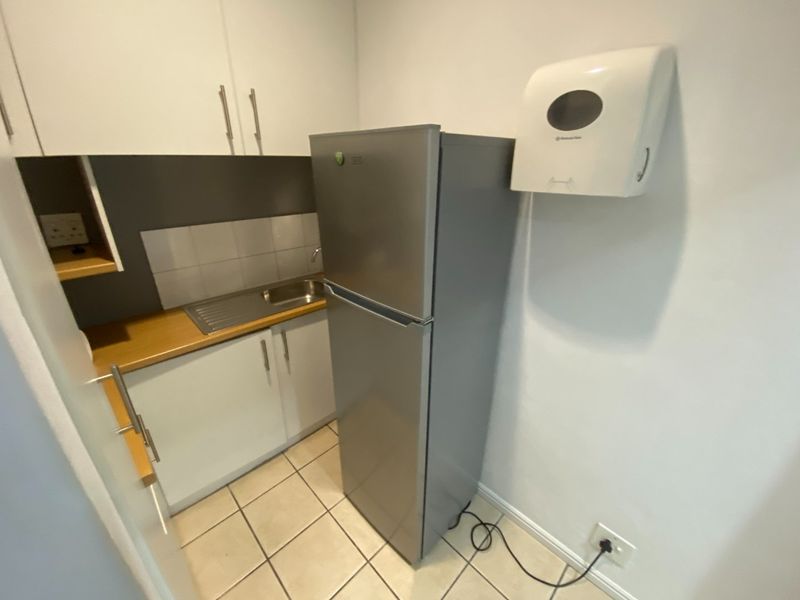 219m2 Commercial Space for Sale - Investment  - Photo 7