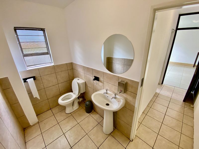 Prime Industrial Space To Let In Centurion - Photo 8