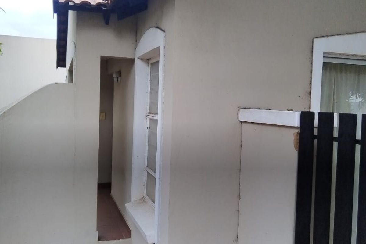 Secure Complex Living with Low Levies - Photo 3