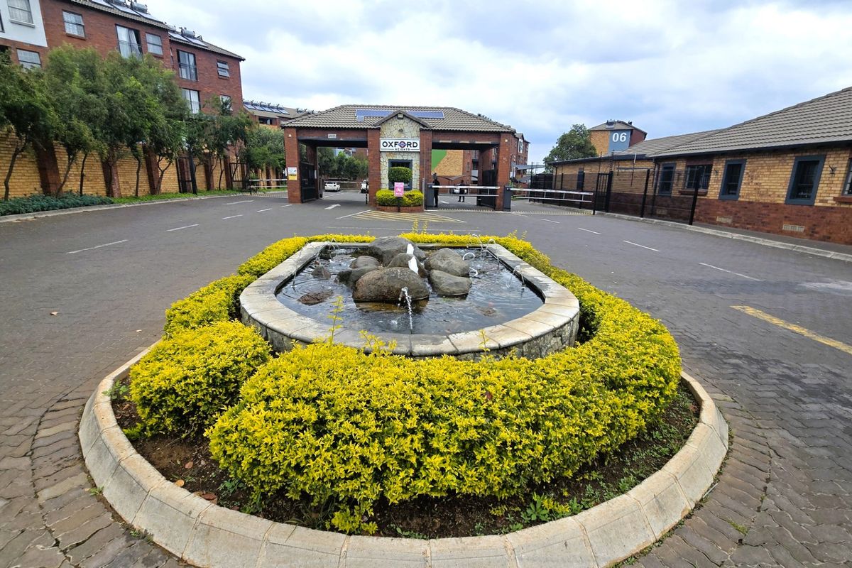 Discover the perfect blend of comfort, convenience, and modern living with this charming 2-bedroom, 1-bathroom apartment situated in the highly sought-after suburb of Montana Tuine. Whether you are a first-time buyer, young professional, or savvy investor, this property offers exceptional value in a well-established and secure environment. - Photo 3