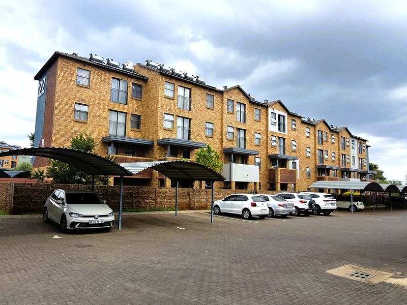 Discover the perfect blend of comfort, convenience, and modern living with this charming 2-bedroom, 1-bathroom apartment situated in the highly sought-after suburb of Montana Tuine. Whether you are a first-time buyer, young professional, or savvy investor, this property offers exceptional value in a well-established and secure environment. - Photo 6