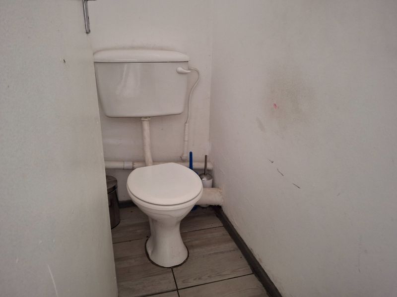 Retail Shops to Let - Photo 8