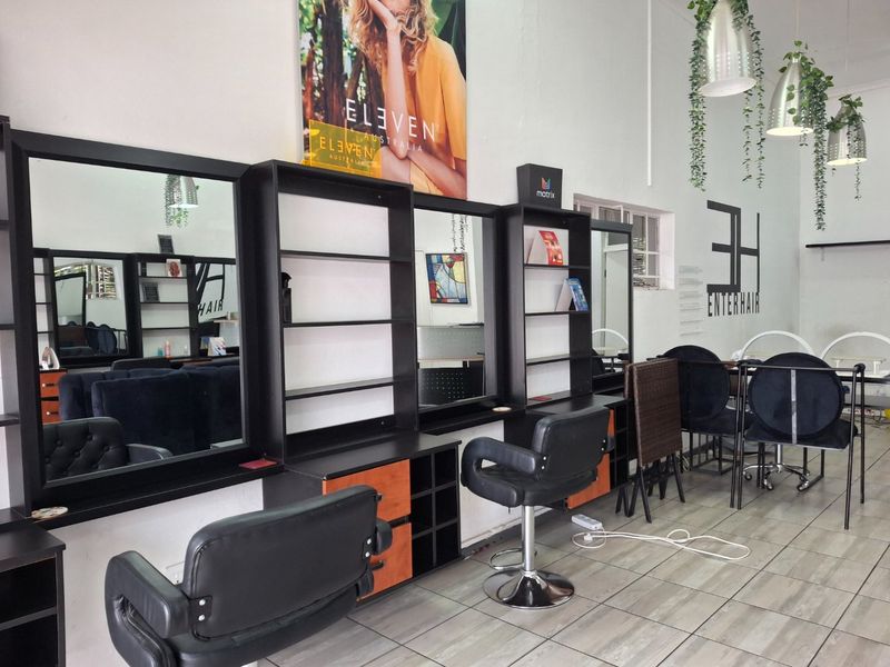 Retail Shops to Let - Photo 3