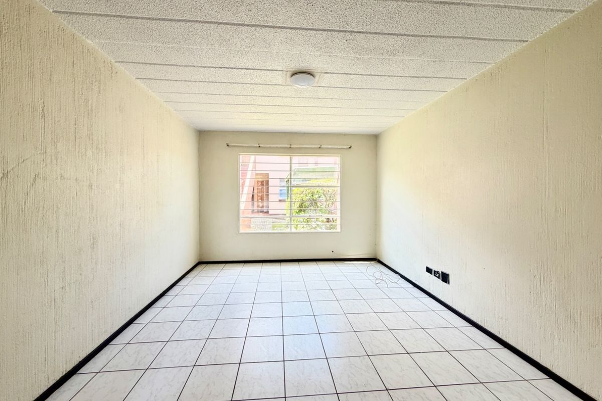 2 Bed Town house in Norkem Park for Sale - Photo 3