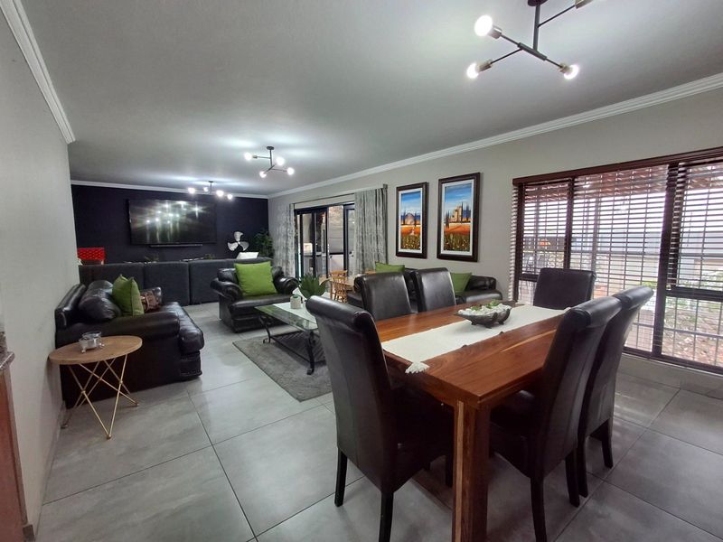 STUNNING HOUSE WITH POOL FOR SALE - Photo 6