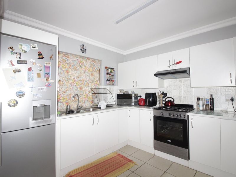 Pet friendly Sunlit 3 Bed Townhouse in Paradise Beach - Photo 8