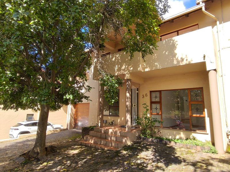 Elegant Kenmare Townhouse with Balcony and Braai - Photo 3