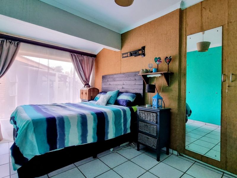 Secure Family Home with Pool in Convenient Location - Photo 8