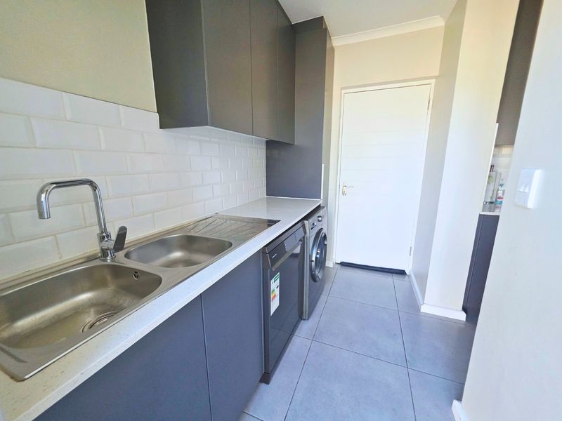 Spacious five-bedroom family home to rent in Sandown  - Room to live, room to grow (Sole Mandate) - Photo 5